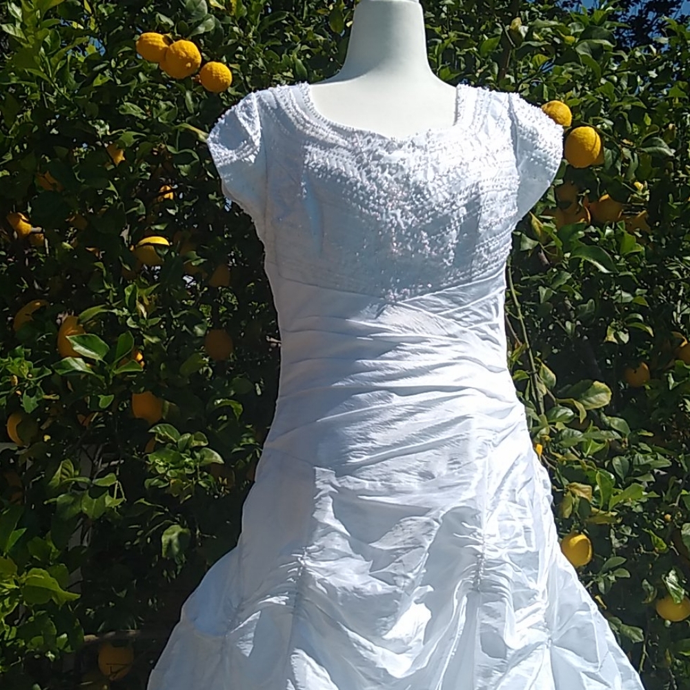 Victoria's Bridal Cap-Sleeves Ru…